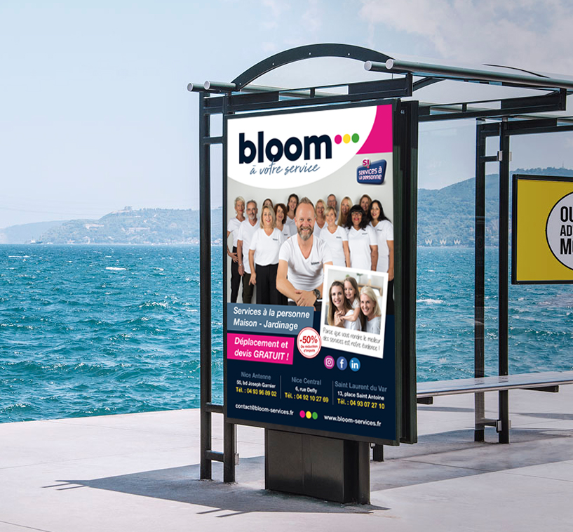 Abribus présentant les affiches Bloom Services